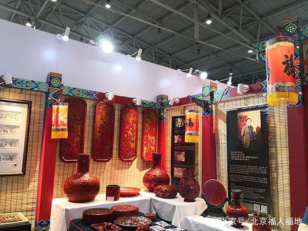 國家文化和旅游部長雒樹剛、北京宣傳部長杜飛進(jìn)等領(lǐng)導(dǎo)參觀非遺展