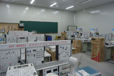 云南冶金高級技工學校電子產品相關專業解析 優勢、課程與就業前景